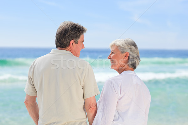 Feliz Pareja playa caminando femenino blanco Foto stock © wavebreak_media