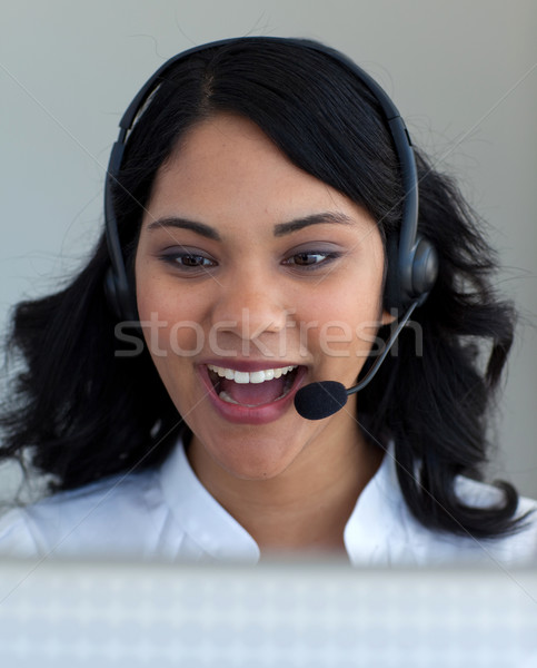 Stock foto: Ethnischen · Geschäftsfrau · Call · Center · arbeiten · Büro · Lächeln