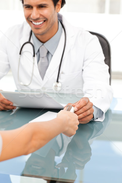 Médecin médecine Homme patient hôpital [[stock_photo]] © wavebreak_media