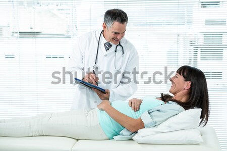 Médico pressão arterial belo quarto mulher Foto stock © wavebreak_media