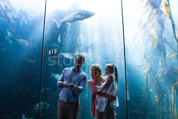 Glückliche Familie Stick Aquarium Liebe Mann Fisch Stock foto © wavebreak_media