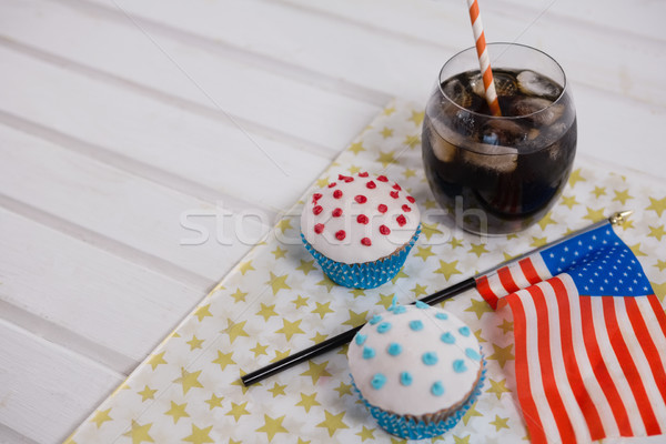 [[stock_photo]]: Boire · table · bleu