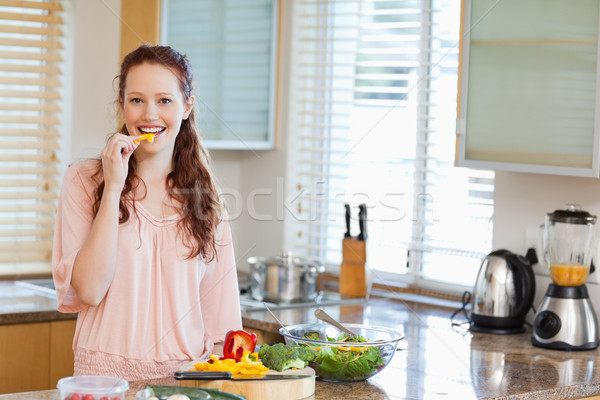 Stock fotó: Nő · citromsárga · paprika · saláta · boldog · egészség
