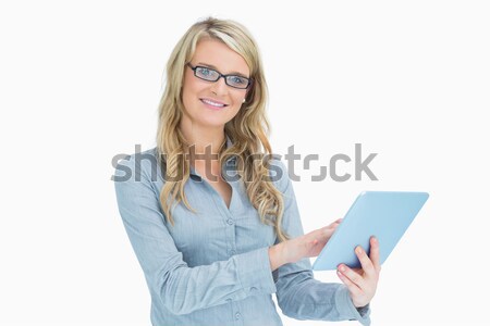 微笑的女人 眼鏡 觸摸 片劑 手 商業照片 © wavebreak_media