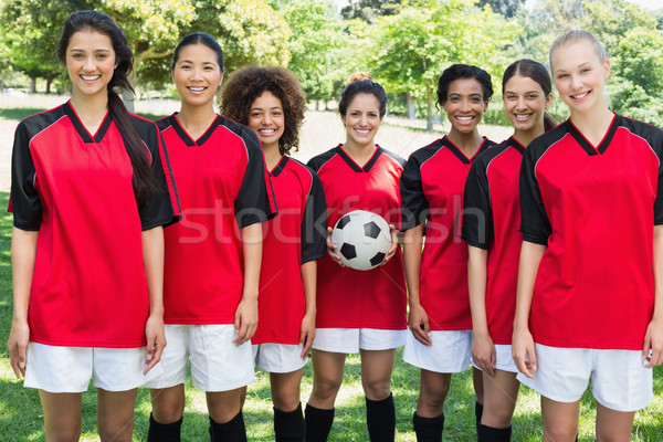 Gelukkig vrouwelijke voetbal team park portret Stockfoto © wavebreak_media