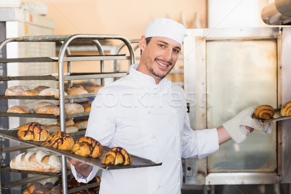 Stock fotó: Mosolyog · pék · tart · croissantok · konyha · pékség