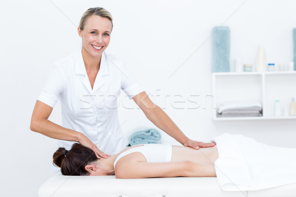 Foto stock: De · volta · massagem · médico · escritório · mulher · saúde