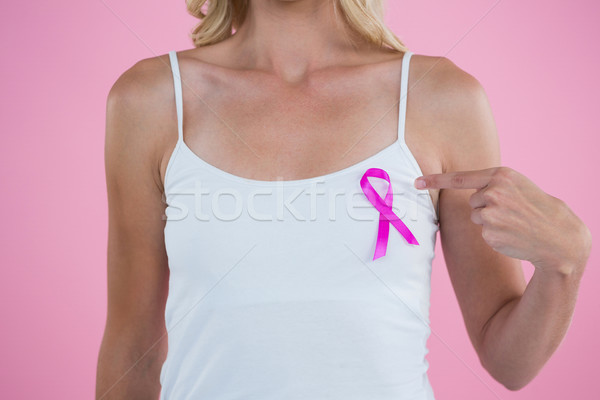 Stockfoto: Vrouw · wijzend · borstkanker · bewustzijn · lint