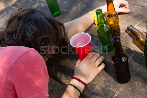 Dronken man tabel glas Stockfoto © wavebreak_media