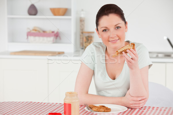 佳人 冒充 吃 片 麵包 廚房 商業照片 © wavebreak_media