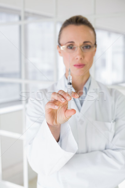 Femenino médico inyección hospital grave Foto stock © wavebreak_media