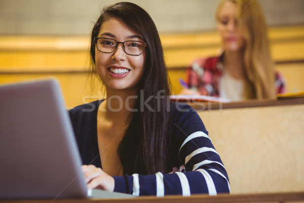 Lächelnd Studenten mit Laptop Klasse Universität glücklich Stock foto © wavebreak_media