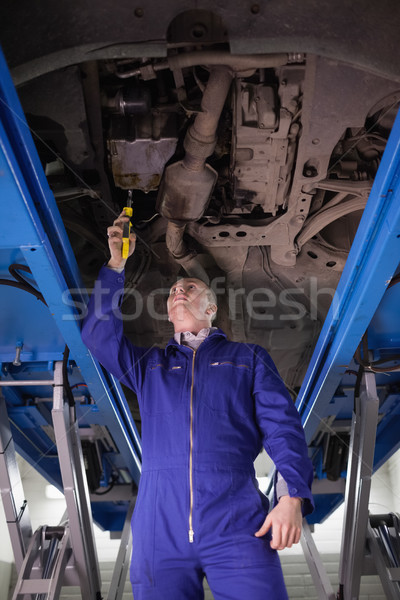 Mécanicien voiture réglable garage moteur [[stock_photo]] © wavebreak_media