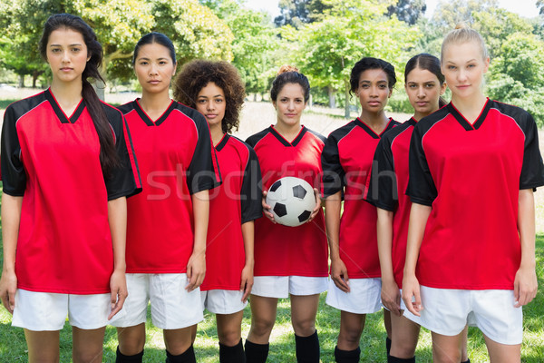 Vrouwelijke voetbal team bal park portret Stockfoto © wavebreak_media