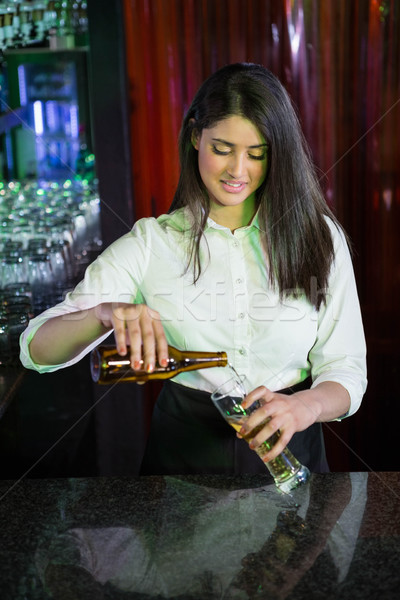 Mooie barman drinken bar counter partij Stockfoto © wavebreak_media