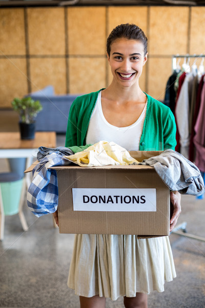 [[stock_photo]]: Jeune · femme · contribution · boîte · portrait · bureau · femme