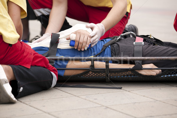 Eerste hulp opleiding behandeling hand letsel zorg Stockfoto © wellphoto