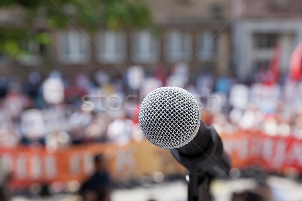 Protest public demonstratie microfon concentra nerecunoscut Imagine de stoc © wellphoto