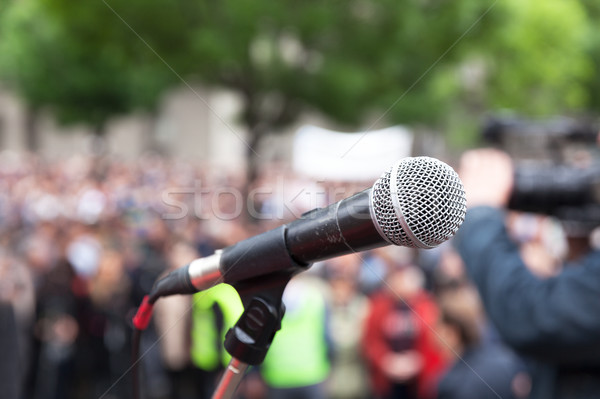 Protest public demonstratie microfon concentra neclara Imagine de stoc © wellphoto
