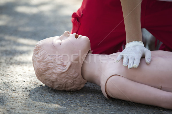 Prim ajutor pregătire paramedic viaţă păpuşă Imagine de stoc © wellphoto