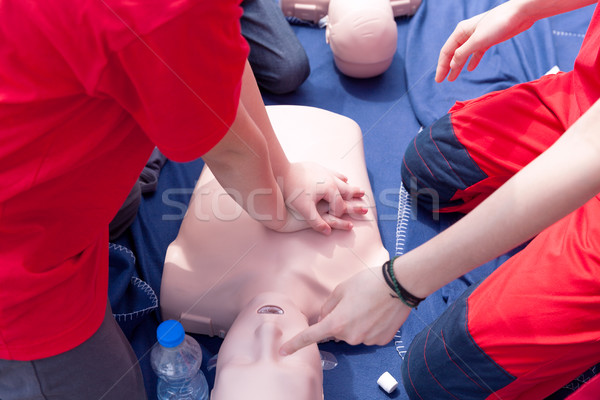 Pierwsza pomoc szkolenia piersi kompresja medycznych Zdjęcia stock © wellphoto