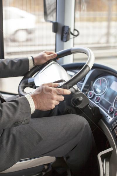 Autobuz şofer om conducere muncă fereastră Imagine de stoc © wellphoto