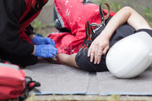 Stock foto: Arbeit · Unfall · erste-Hilfe- · Ausbildung · Arbeitsplatz · Verletzungen