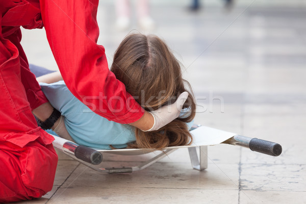 Paramedico azione pronto soccorso formazione ambulanza personale Foto d'archivio © wellphoto