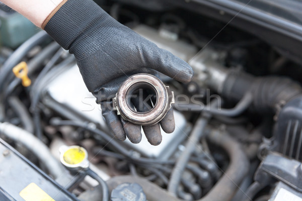 Kupplung Freilassung Automechaniker tragen Arbeit Handschuhe Stock foto © wellphoto
