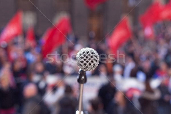 öffentlichen Demonstration Protest Mikrofon Schwerpunkt unkenntlich Stock foto © wellphoto