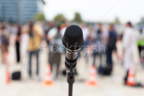 Microfono news conferenza focus offuscata comunicazione Foto d'archivio © wellphoto