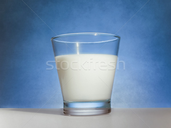 玻璃 牛奶 藍色 復古風格 食品 健康 商業照片 © winnond