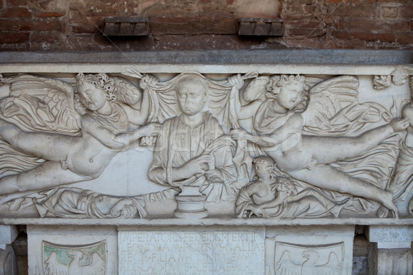 Cimitir casă murdărie înapoi inmormantare Imagine de stoc © wjarek