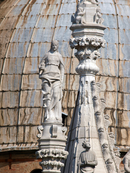 Wealth of architectural details in the Doges' Palace in Venice Stock photo © wjarek