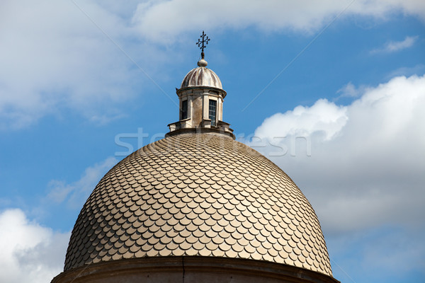Dom Blue Sky cimitir casă murdărie Imagine de stoc © wjarek