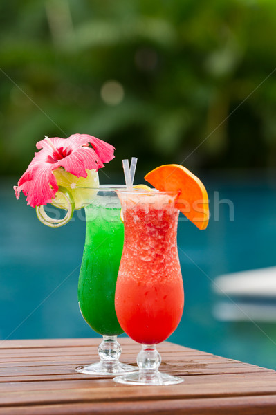 Tropicali cocktail fresche succo servito piscina Foto d'archivio © wollertz