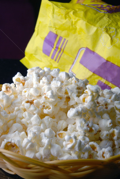Popcorn pop mais isolato nero colazione Foto d'archivio © wxin