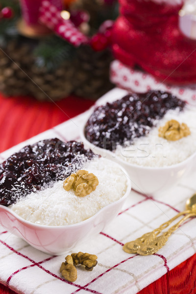 Pudding ryżowy truskawki jam orzechy nowy rok dekoracji Zdjęcia stock © x3mwoman
