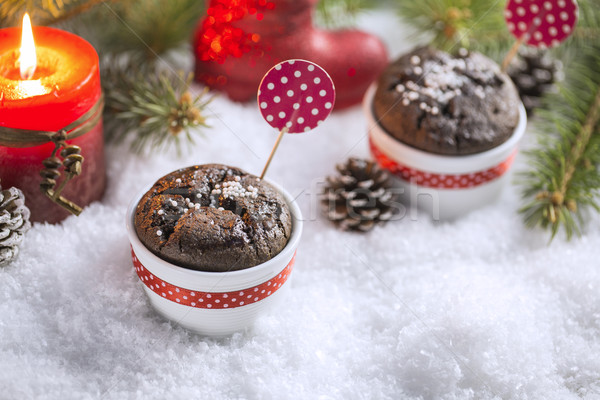 Csokoládé minitorta hópelyhek gyertya karácsonyfa hó Stock fotó © x3mwoman