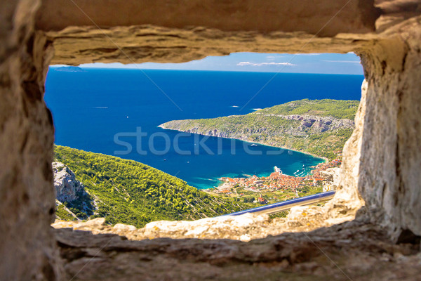 Luftbild Stein Fenster Insel Hügel Haus Stock foto © xbrchx