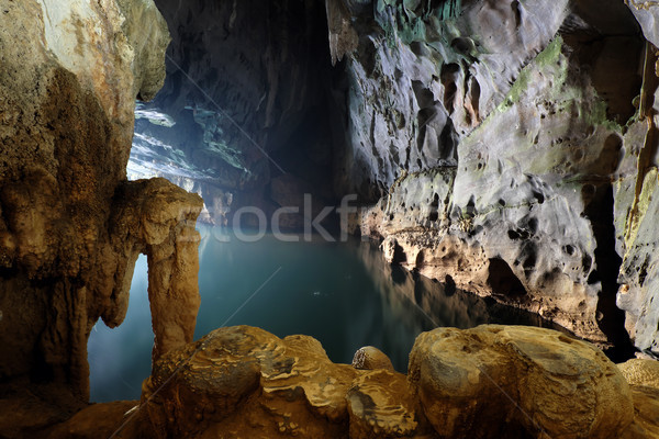 Durranás barlang világ örökség Vietnam elképesztő Stock fotó © xuanhuongho