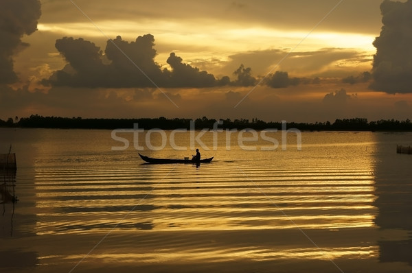 Personnes rangée bateau rivière sunrise aviron [[stock_photo]] © xuanhuongho