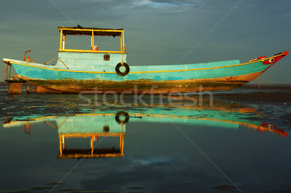 Harmonie houten vissersboot landschap kleurrijk Stockfoto © xuanhuongho