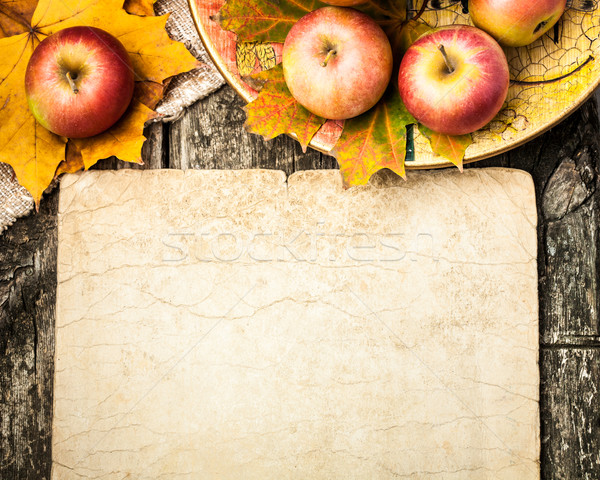 [[stock_photo]]: Automne · frontière · pommes · laisse · érable · table · en · bois