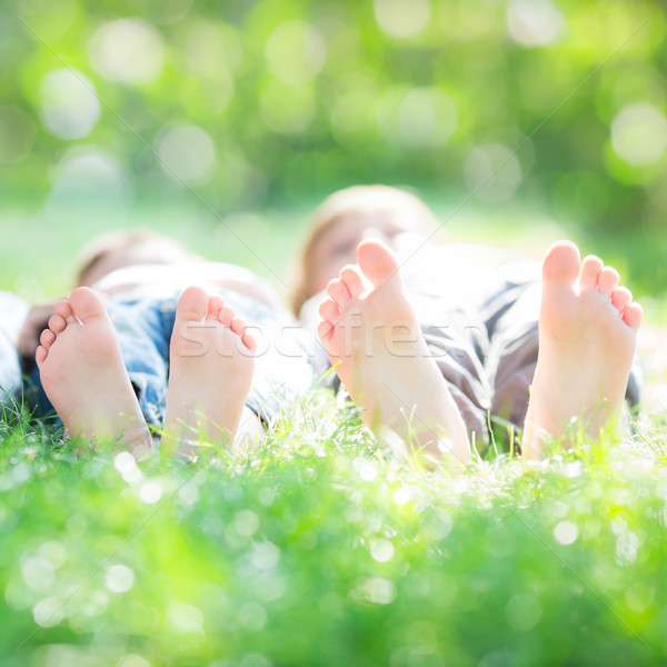 Foto stock: Familia · hierba · hierba · verde · primavera · parque · ninos