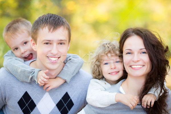 Stock foto: Glückliche · Familie · Herbst · Park · Freien · verschwommen