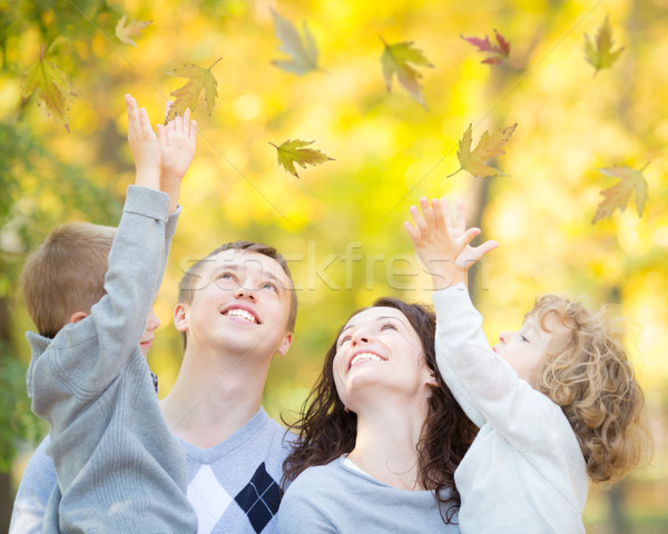 Familie Herbst glückliche Familie Freien Park Stock foto © Yaruta