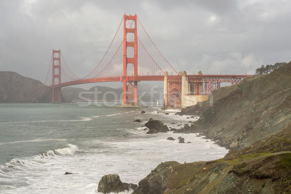 Stormy Golden Gate Bridge piovosa giorno spiaggia Foto d'archivio © yhelfman