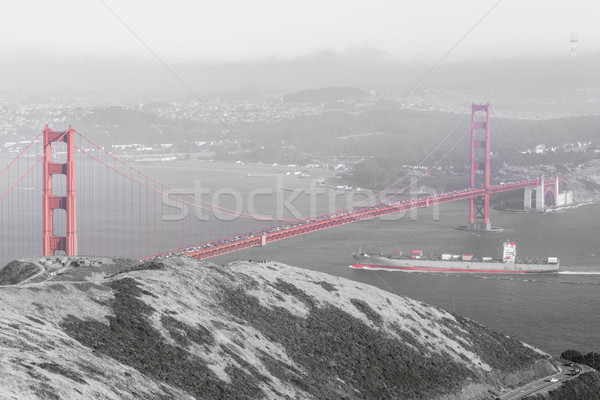 Teherhajó Golden Gate híd domb víz épület Stock fotó © yhelfman