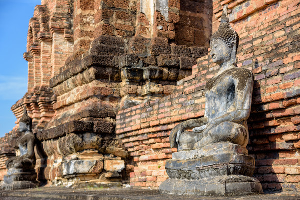 ősi Buddha szobor ül körül kápolna Stock fotó © Yongkiet